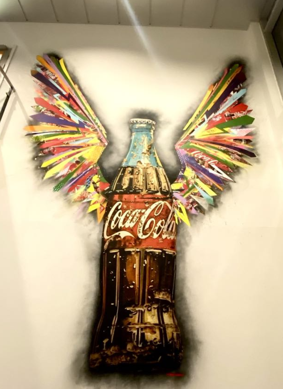 Soda Pop pryder hovedinngangen til Coca Cola