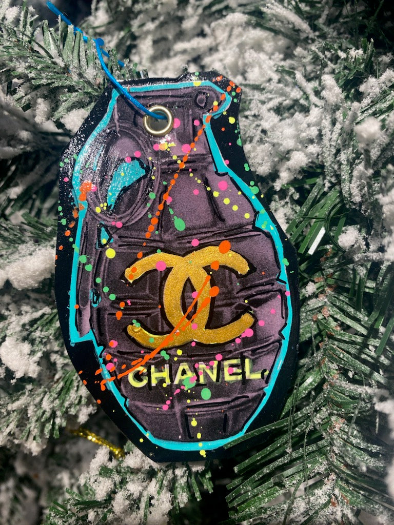 💋 Juletrepynt -Chanel håndgranat #2