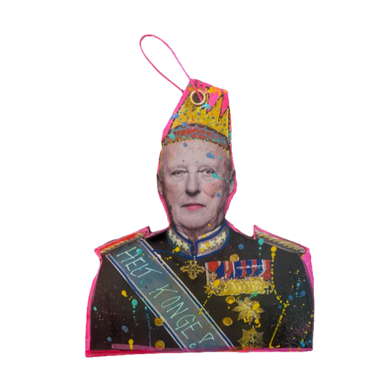 Juletrepynt med motiv av kongen, Kong Harald. Motivet er popart av Fru Bugge