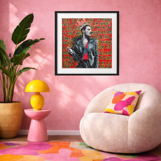 Bilde av Fru Bugge "DON´T STOP ME NOW II" laget av Fru Bugge, popart kunst fra Galleri2b