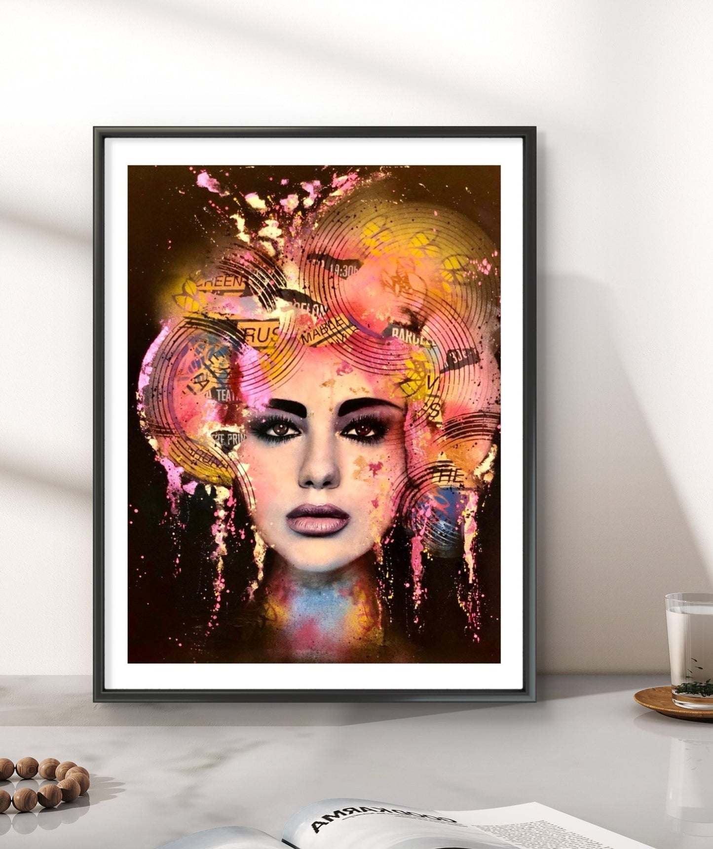 Bilde av Fru Bugge "Dua Lipa" laget av Fru Bugge, popart kunst fra Galleri2b