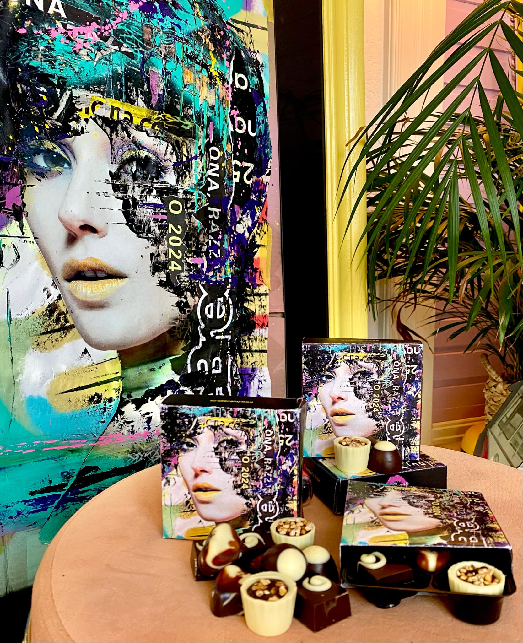 Bilde av Fru Bugge sjokolade laget av Fru Bugge, popart kunst fra Galleri2b