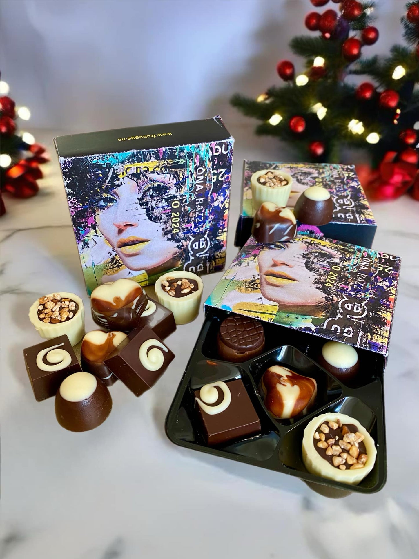 Bilde av Fru Bugge sjokolade laget av Fru Bugge, popart kunst fra Galleri2b